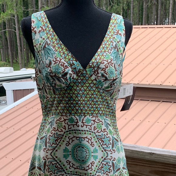 Sleeveless Dress - Picture 2 of 13